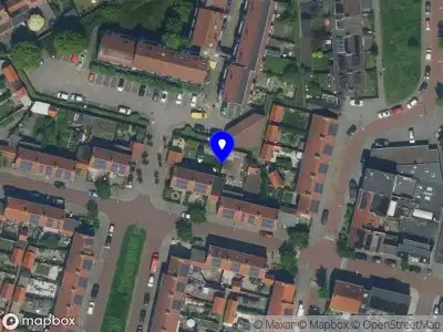Ambulance met gepaste spoed naar de De Raetstraat in Velsen-Noord