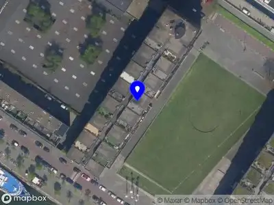 Ambulance met grote spoed naar de Helmersstraat in Rotterdam