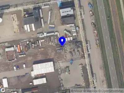 Ambulance, brandweer en politie met grote spoed naar de Vondelingenplaat in Rotterdam