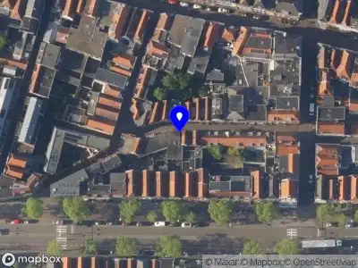 Ambulance met gepaste spoed naar de Spilsteeg in Leiden