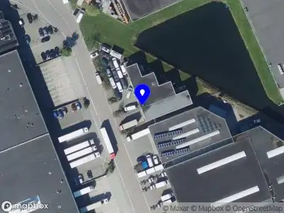 Ambulance met grote spoed naar de Koopliedenweg in Barendrecht