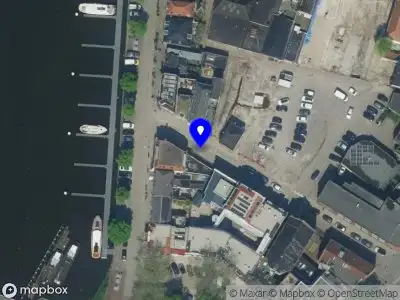 Brandweer met gepaste spoed naar de Kanaalstraat in Purmerend vanwege waarnemen gaslucht