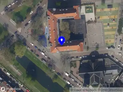 Ambulance met grote spoed naar de Hillevliet in Rotterdam