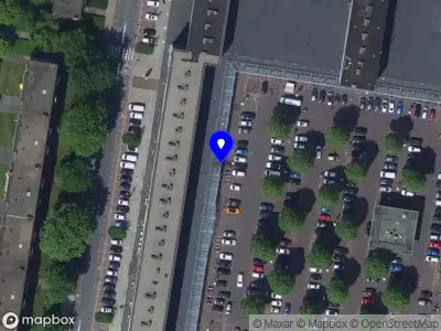 Ambulance met gepaste spoed naar de Van Oldenbarneveltplein in Dordrecht