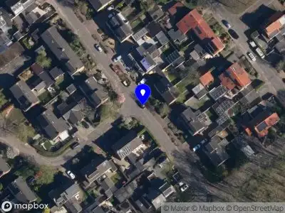 Brandweer met grote spoed naar de Hulstlaan in Zuidlaren vanwege waarnemen gaslucht