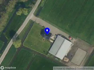 Politie naar de Polderweg in Vianen vanwege voertuigen te water