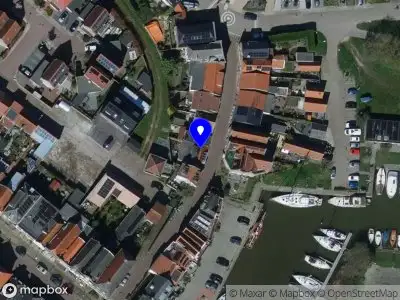 Ambulance met gepaste spoed naar de Slikdijk in Ooltgensplaat