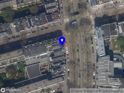 Ambulance met gepaste spoed naar de 's-Gravendijkwal in Rotterdam