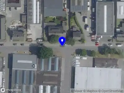 Brandweer met grote spoed naar de Middendijk in Helmond vanwege voertuigbrand