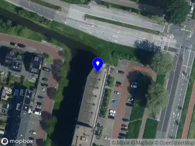 Ambulance met grote spoed naar de Sint Janskruidlaan in Amstelveen