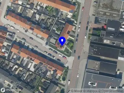 Ambulance met grote spoed naar de Meerzicht in Volendam