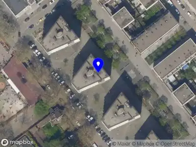 Ambulance met gepaste spoed naar de Christiaan de Wetstraat in Rotterdam