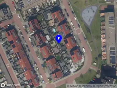 Ambulance met gepaste spoed naar de Simon Rijnbendestraat in Schiedam