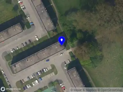 Ambulance met gepaste spoed naar de Thamerdijk in Rotterdam