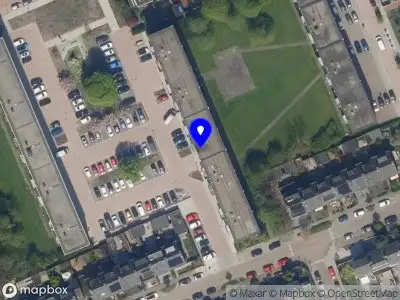 Ambulance met grote spoed naar de Albert Cuypstraat in Capelle aan den IJssel