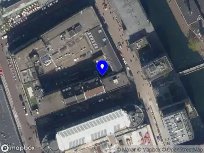 Ambulance met gepaste spoed naar de Rodezand in Rotterdam