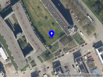 Ambulance met grote spoed naar de Blijvenburgstraat in Rotterdam