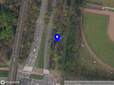 Ambulance met grote spoed naar de Oldegaarde in Rotterdam