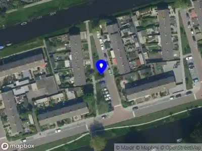 Ambulance met grote spoed naar de Tweebeen in Zaandijk