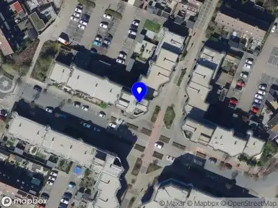 Ambulance met grote spoed naar de Burchtpad in Hellevoetsluis