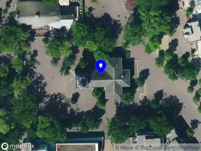 Brandweer met gepaste spoed naar de Schoolstraat in Emmen vanwege een buitenbrand