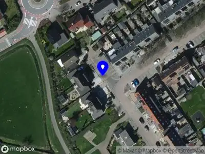Ambulance met grote spoed naar de Oudenhil in Ouddorp