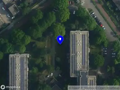 Ambulance met grote spoed naar de Groenhoven in Amsterdam