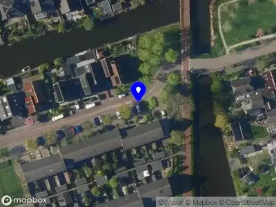 Ambulance met grote spoed naar de Bruggesloot in Broek op Langedijk