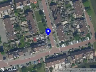 Ambulance met grote spoed naar de Meerlebroekhof in Zaandam