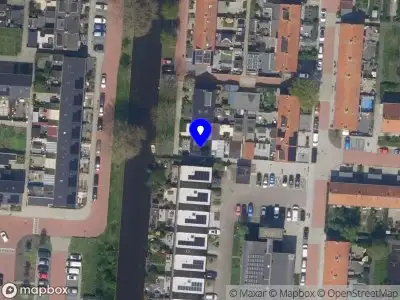 Ambulance met grote spoed naar de Kamerlingh Onnessingel in Lekkerkerk