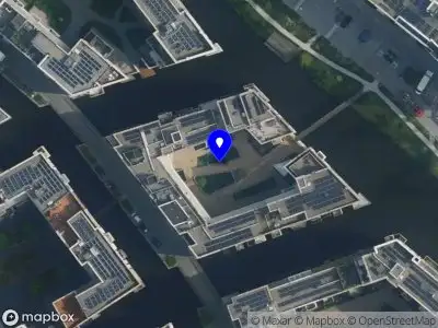 Ambulance met grote spoed naar de Carel Willinkgracht in Diemen