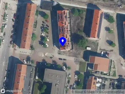 Ambulance met gepaste spoed naar de David Humehof in Amsterdam