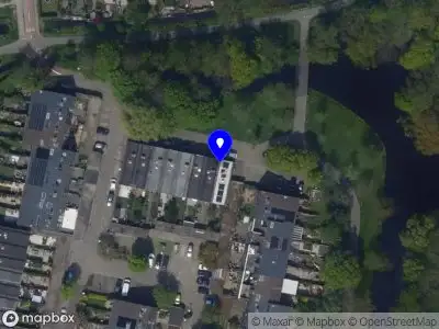 Ambulance met grote spoed naar de Nautilusbank in Leiden