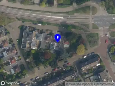 Ambulance met grote spoed naar de Blauwe Akelei in Wateringen