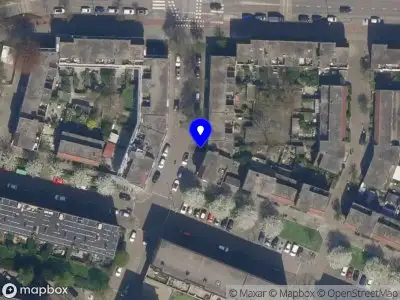 Ambulance met grote spoed naar de Gerdesiaweg in Rotterdam