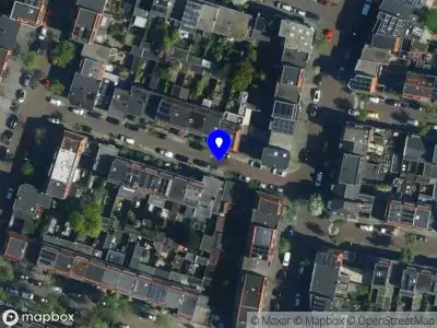 Ambulance met gepaste spoed naar de Dennenstraat in Haarlem