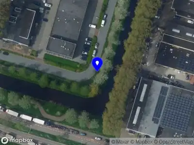 Brandweer met grote spoed naar de Edisonweg in Alkmaar vanwege voertuigbrand
