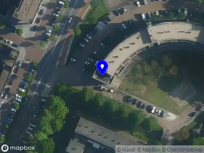 Ambulance met grote spoed naar de Lucien Gaudinstraat in Amsterdam