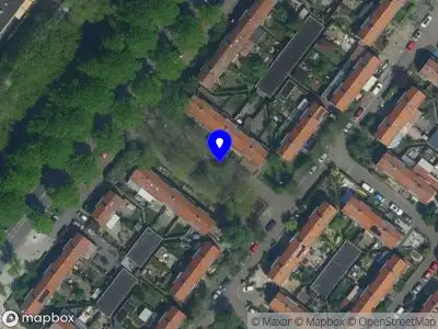 Ambulance met gepaste spoed naar de Neptunusplein in Amsterdam