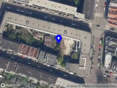 Ambulance met grote spoed naar de Zaagmolenstraat in Rotterdam