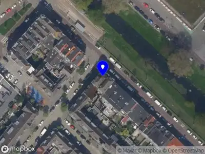 Ambulance met grote spoed naar de Hillevliet in Rotterdam