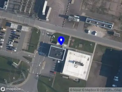 Brandweer en politie met grote spoed naar de Synergieweg in Eemshaven vanwege middelgrote brand