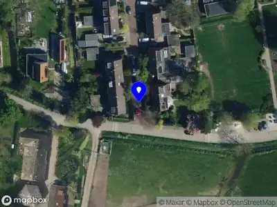 Brandweer met gepaste spoed naar de Stichtstraat in Loenersloot vanwege afhijsen patient