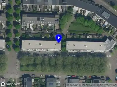 Ambulance met grote spoed naar de Gerardus van der Groeplaan in Amsterdam