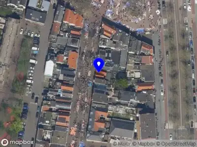 Ambulance met grote spoed naar de Broersveld in Schiedam