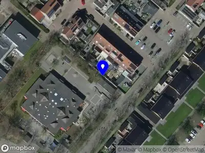 Brandweer met grote spoed naar de Van Halenstraat in Oude-Tonge vanwege voertuigbrand