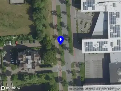 Brandweer met grote spoed naar de Keizerin Marialaan in Helmond vanwege voertuigbrand