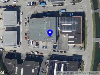 Brandweer met grote spoed naar de Nijverheidsweg in Rhoon vanwege gebouwbrand