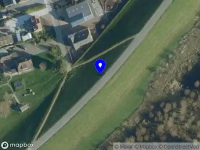 112 melding Politie naar de Waalbandijk in Waardenburg vanwege aanrijding met letsel