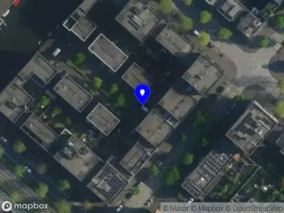 Ambulance met gepaste spoed naar de Alexandrine Tinnehof in Amsterdam
